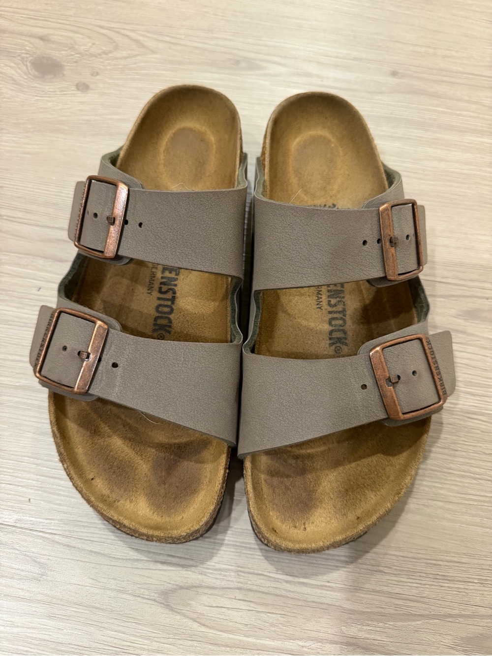 Birkenstock women Sandals in Taupe with Copper Buckle